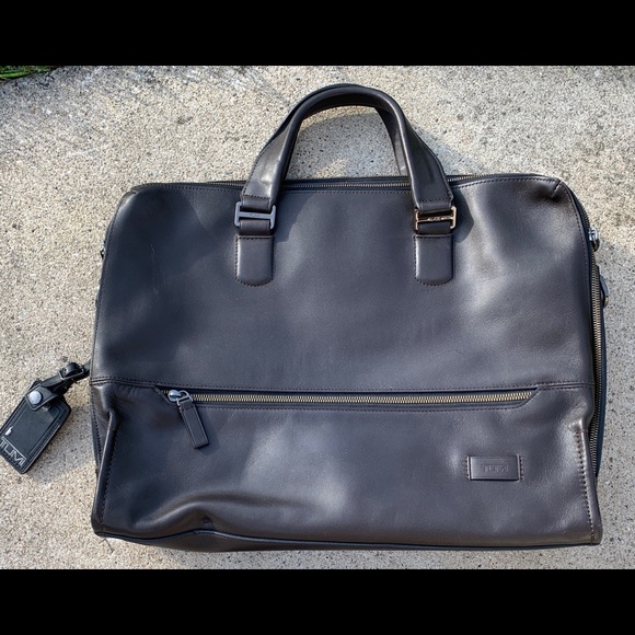 tumi harrison horton